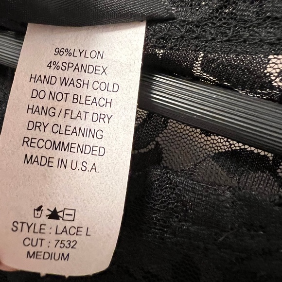 How Cute! Made in USA Women’s Lace Crew neck Top size medium color black EUC - Picture 7 of 7